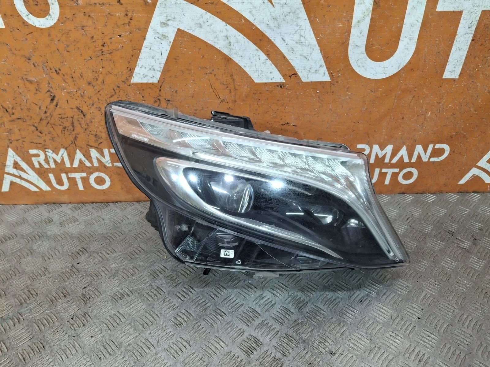 Фара Mercedes V-Class 2014-нв W447