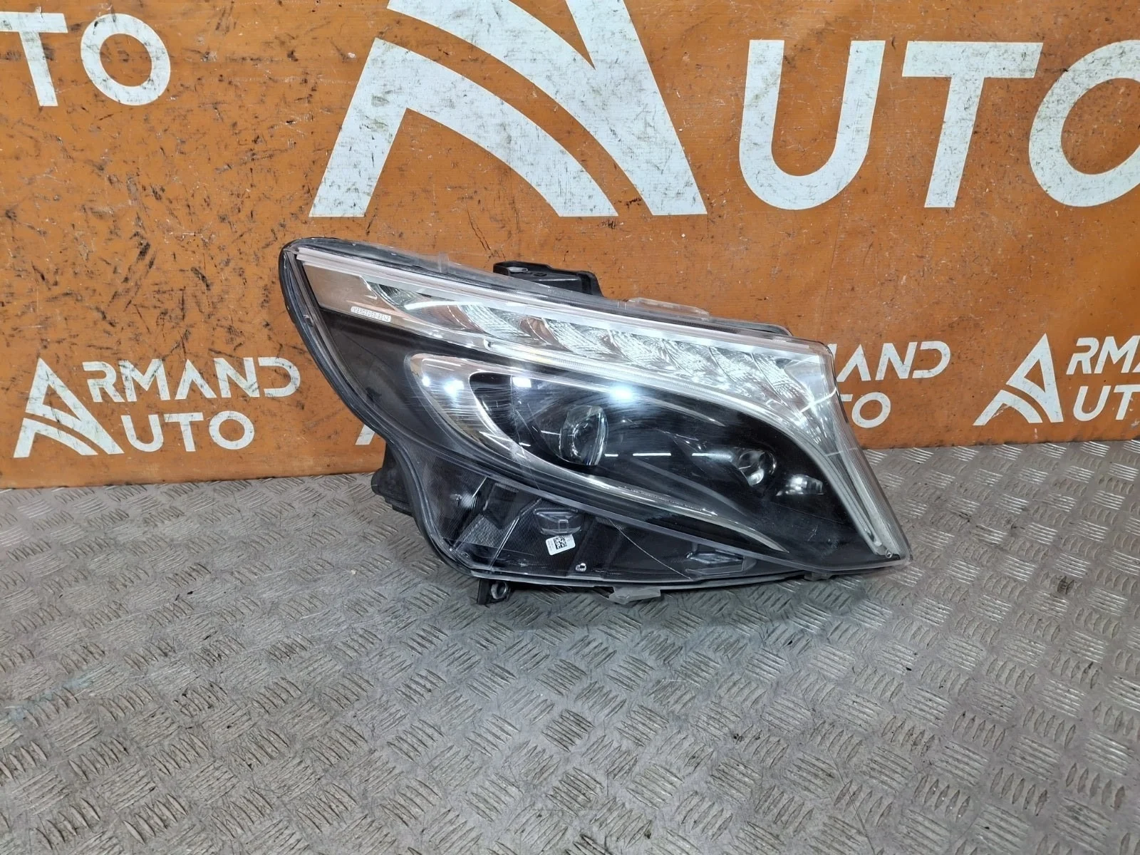 Фара Mercedes V-Class 2014-нв W447