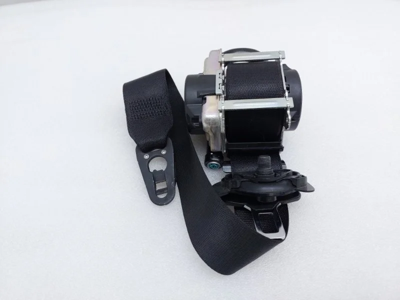 Ремень безопасности пиропатроном Mercedes-Benz GLC-Class 2015 W253