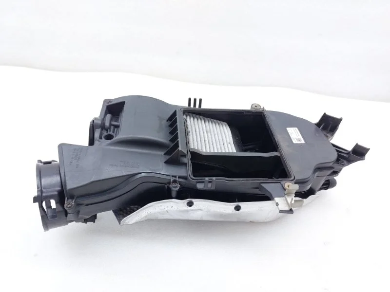 Корпус воздушного фильтра Mercedes-Benz GLC-Class 2015 W253