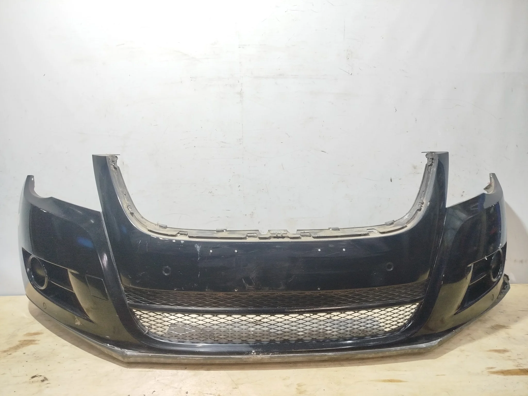 БАМПЕР VOLKSWAGEN TIGUAN 5N1 5N2 5N0807217Q 1 МОДЕЛЬ ПЕРЕДНИЙ черный DY346Z