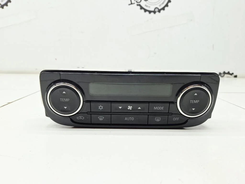 Блок управления климатической установкой Mitsubishi Outlander 3 GF