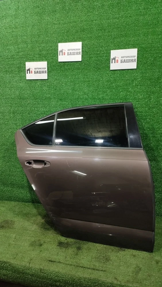 Дверь Skoda Octavia 2014 5E5833056B A7 CJZA, задняя правая