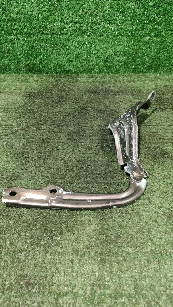 Петля капота Skoda Octavia 2014 5E0823301 A7 CJZA, левая