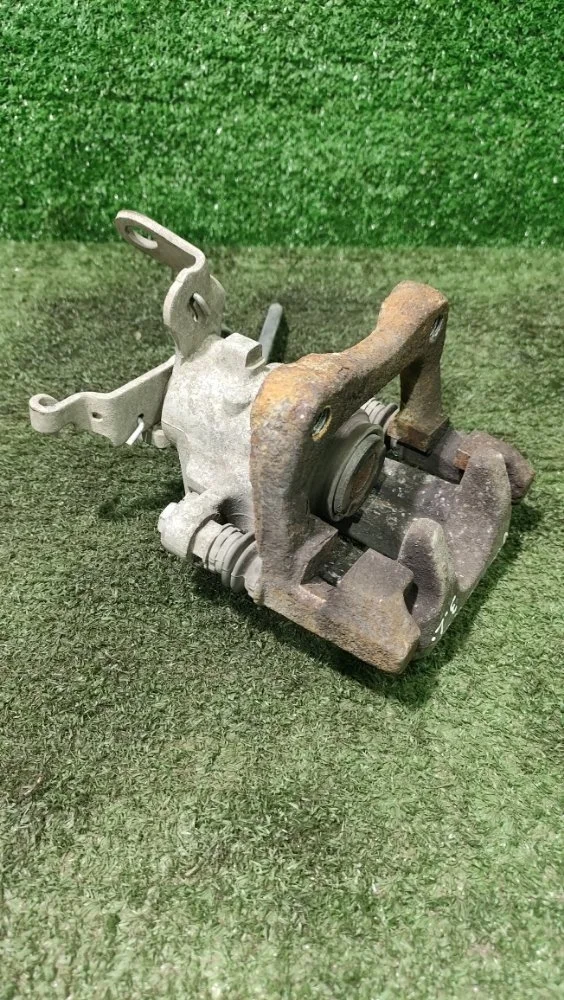 Суппорт Skoda Octavia 2014 5Q0615423A A7 CJZA, задний левый