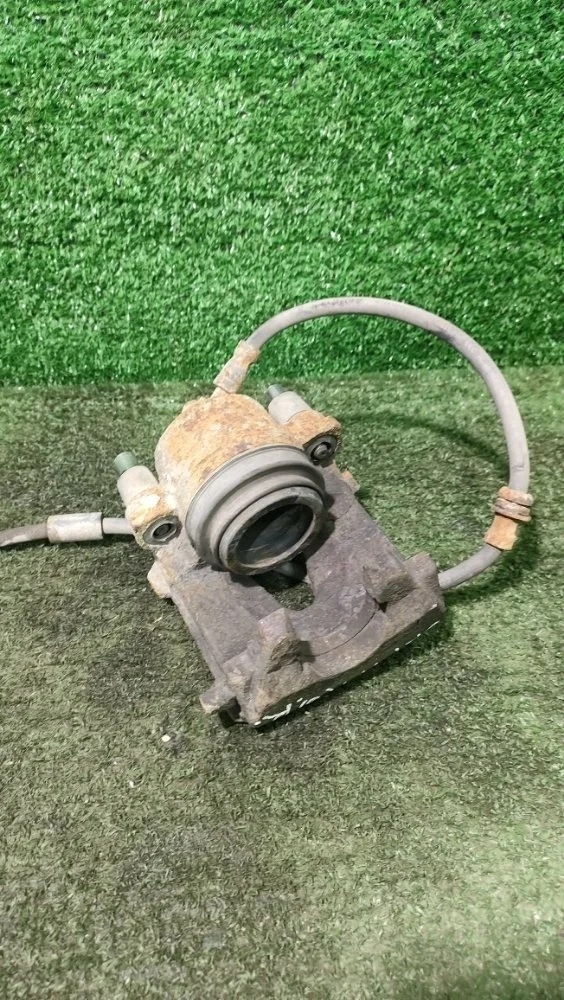 Суппорт Skoda Octavia 2014 8V0615124 A7 CJZA, передний правый