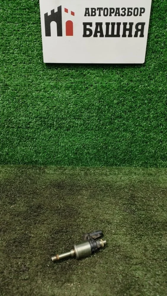 Форсунка топливная Skoda Octavia 2014 04E906036E A7 CJZA