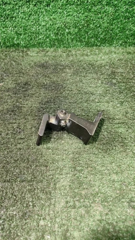 Петля двери Skoda Octavia 2014 8K0831402E A7 CJZA, задняя правая