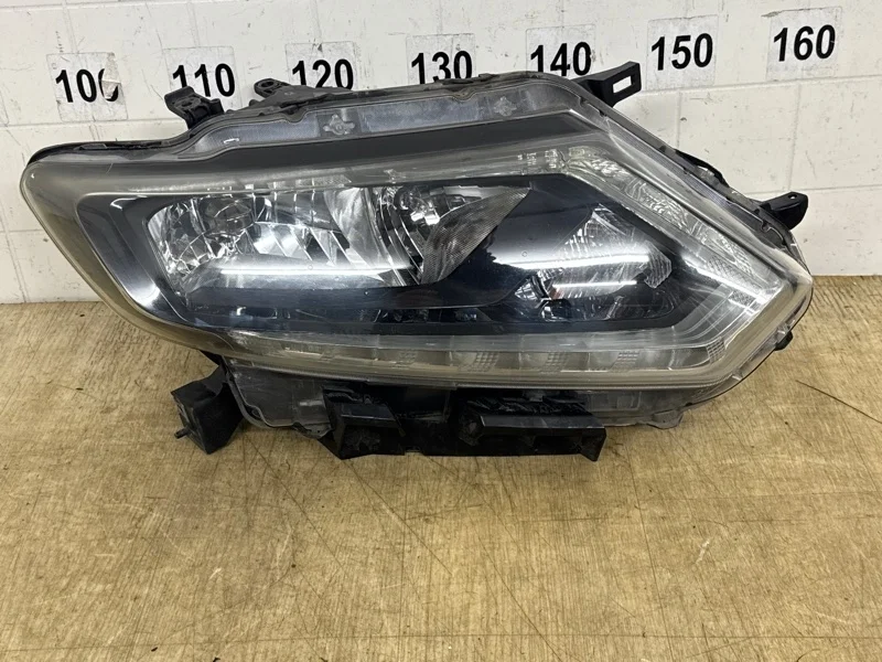 ФАРА Nissan X-Trail 2017 2018 2019 2020 2021 2022 260106FP1A T32, передняя правая