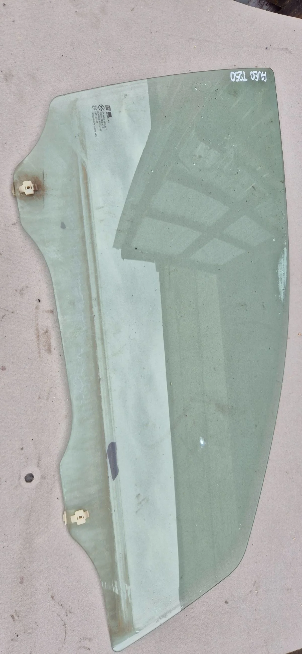 Стекло двери передней правой Chevrolet Aveo T250