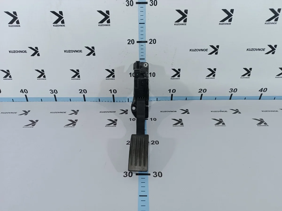 Педаль газа Ford Focus 2015 CB8