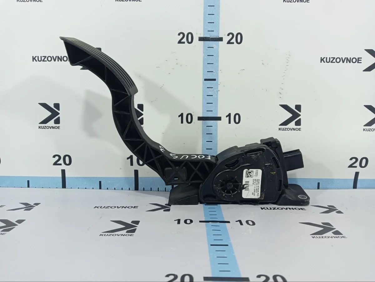 Педаль газа Ford Focus 2011 CB8