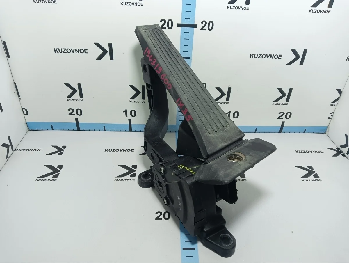 Педаль газа Hyundai ix35 2012 LM