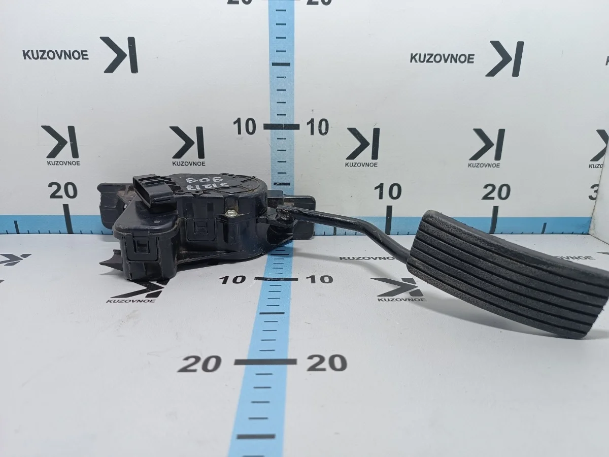 Педаль газа Mitsubishi L200 2014 KB4T