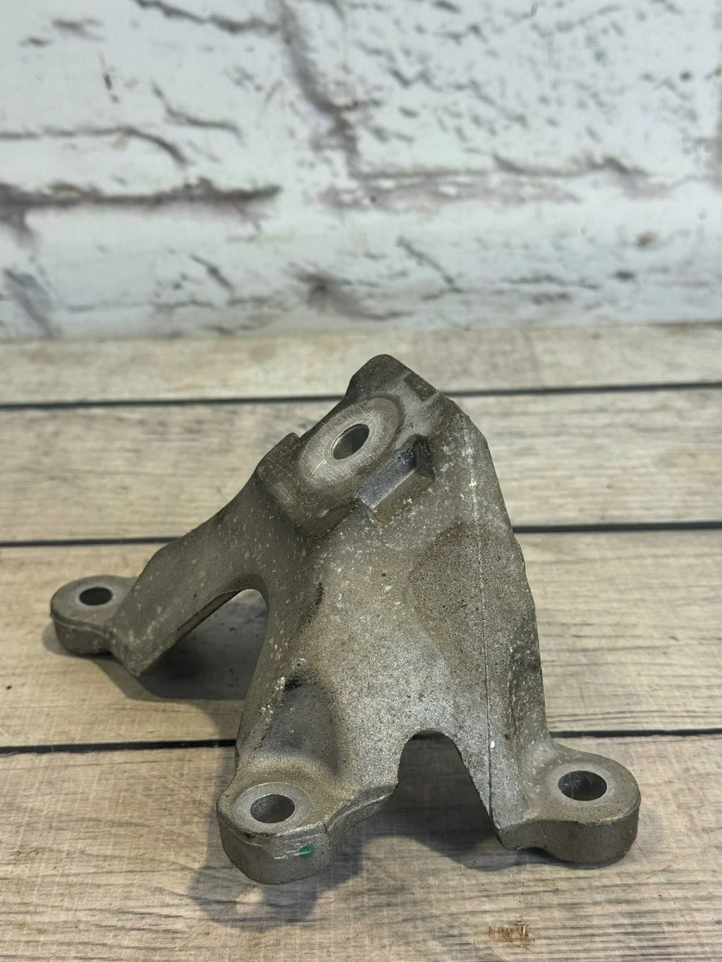 Кронштейн двигателя Audi A6