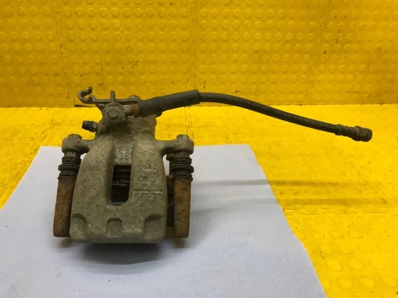 Суппорт тормозной Skoda Octavia 2018 5Q0615424A 5E3 CWV 594183, задний правый