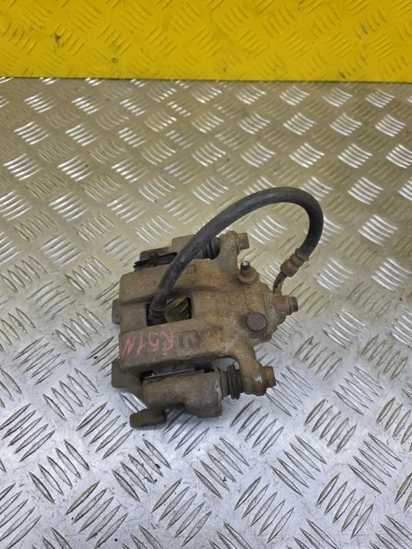 Суппорт задний правый Nissan Pathfinder (R51M) 2004-2013 44011EB30A