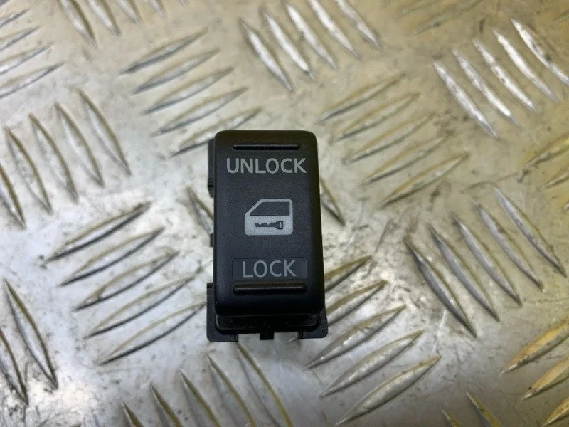 Кнопка центрального замка Nissan Pathfinder (R51M) 2004-2013 2010 252105X00A ВНЕДОРОЖНИК 2.5 D YD25DDTI
