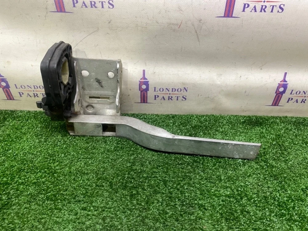 Кронштейн усилителя бампера BMW F07 GT