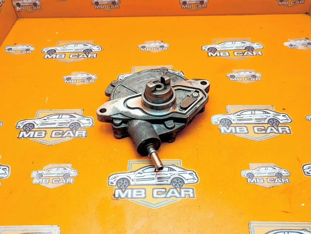 Насос вакуумный Mercedes-Benz