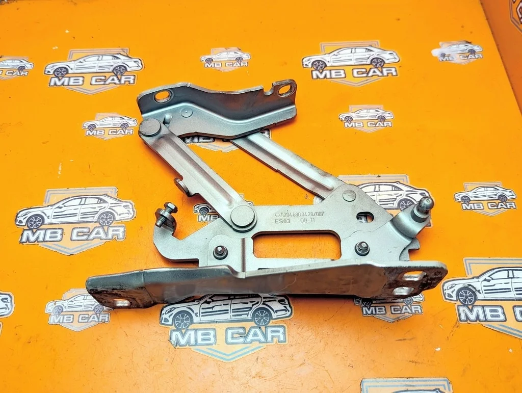 Петля капота Mercedes-Benz