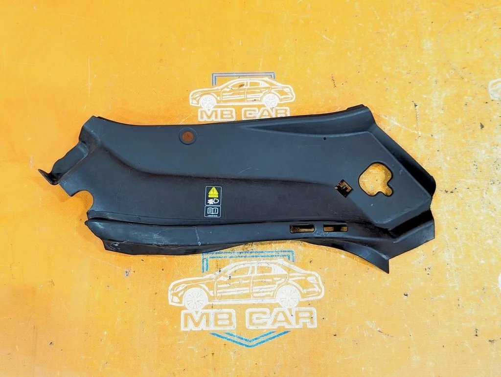 Накладка Mercedes-Benz