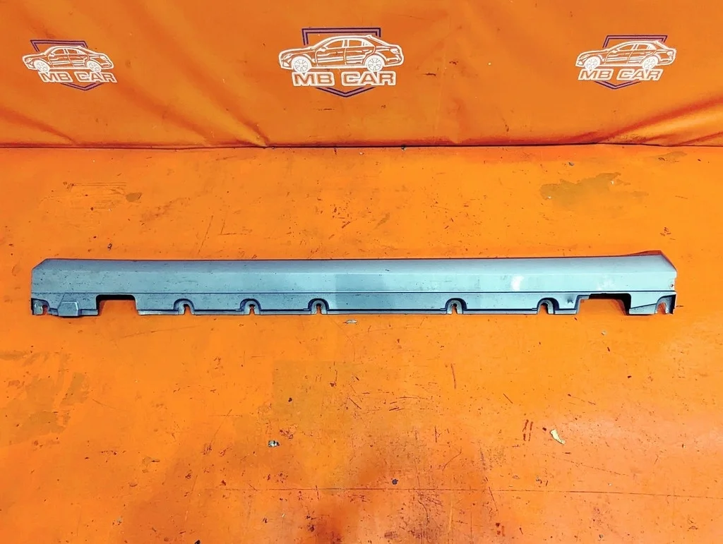 Порог пластиковый левый Mercedes-Benz