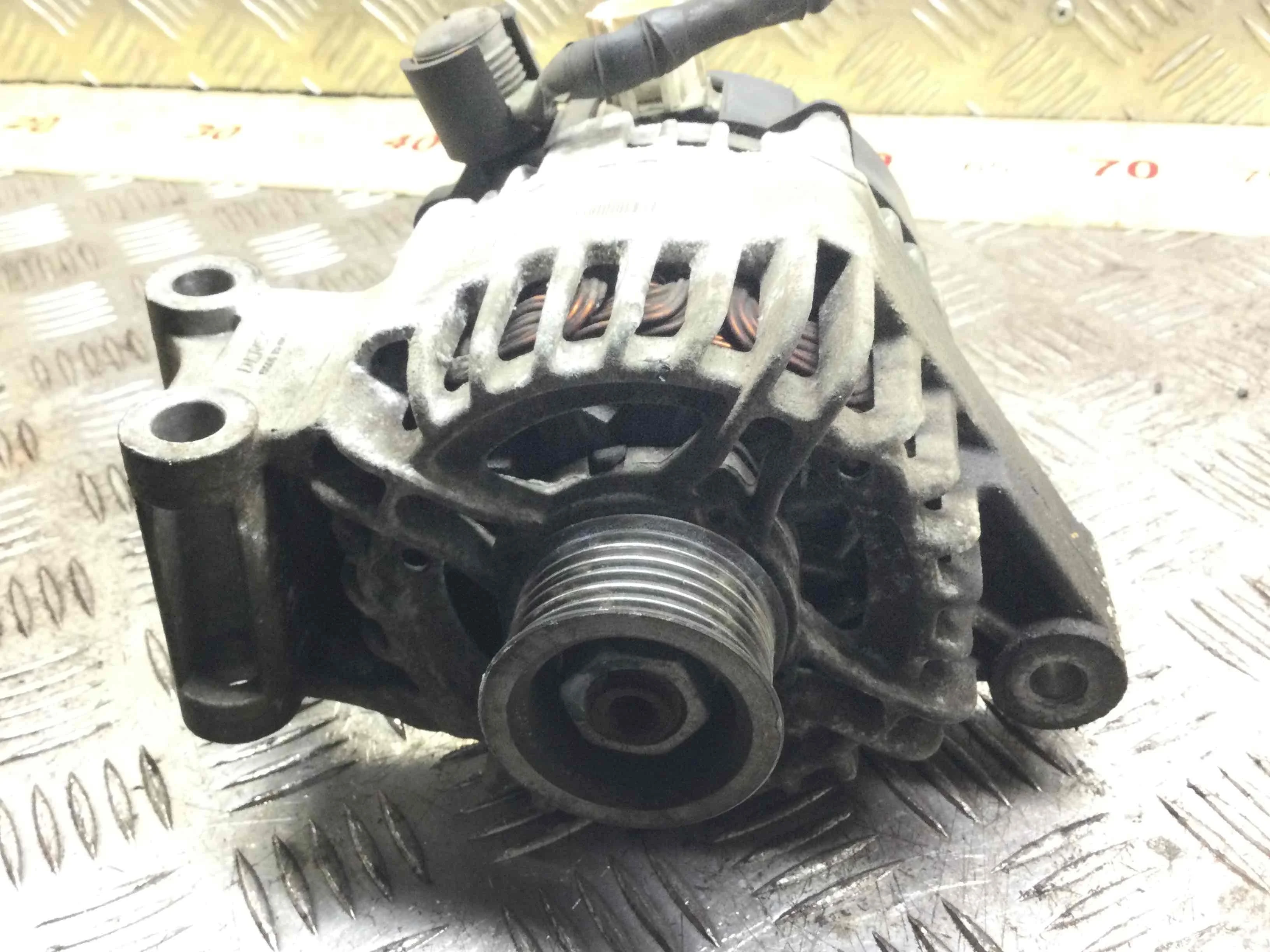 Генератор Ford Focus 2 поколение (2005-2008) бензин 1.6 i Механика