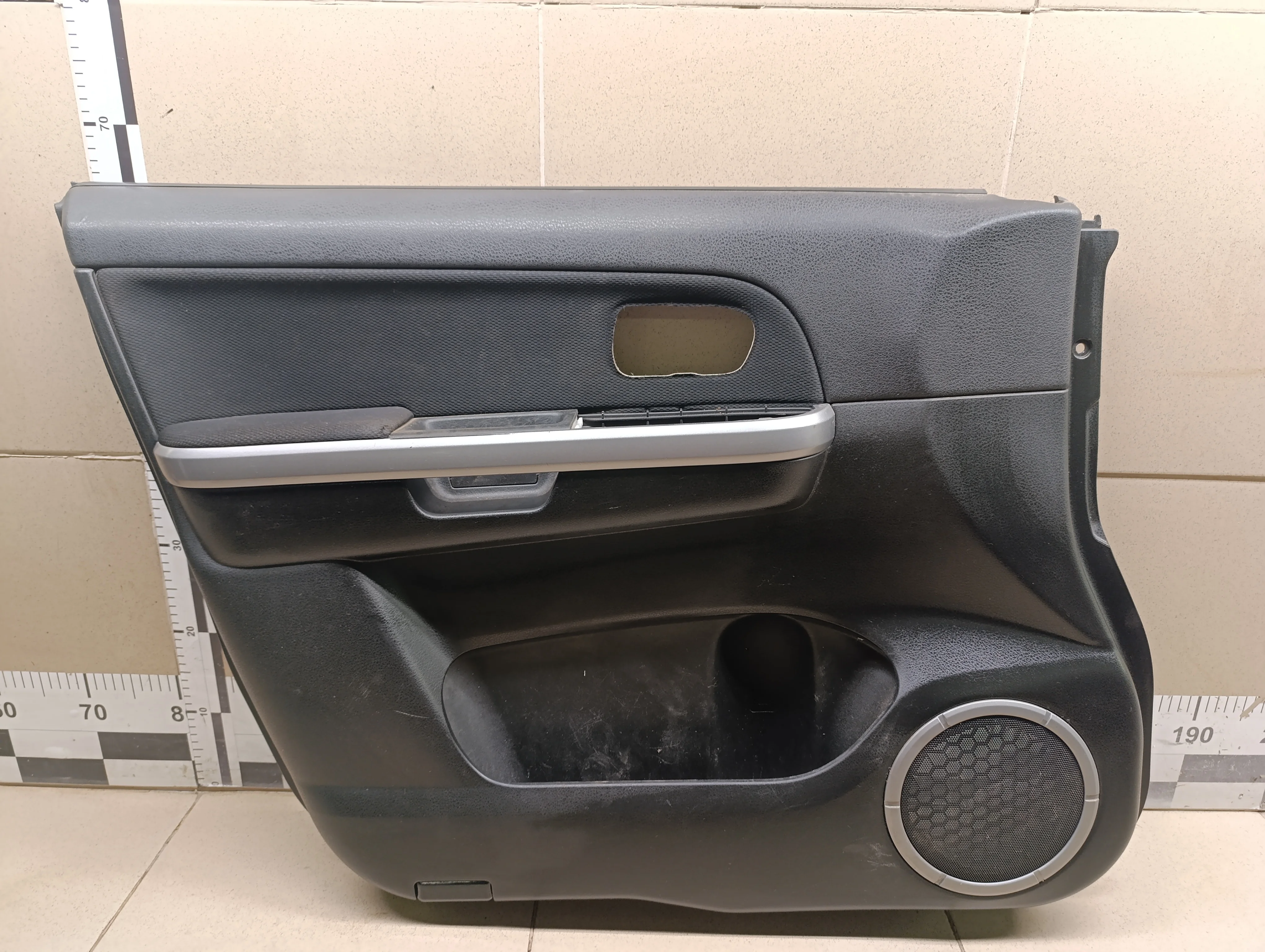 Обшивка двери передней левой Grand Vitara 2006-2015