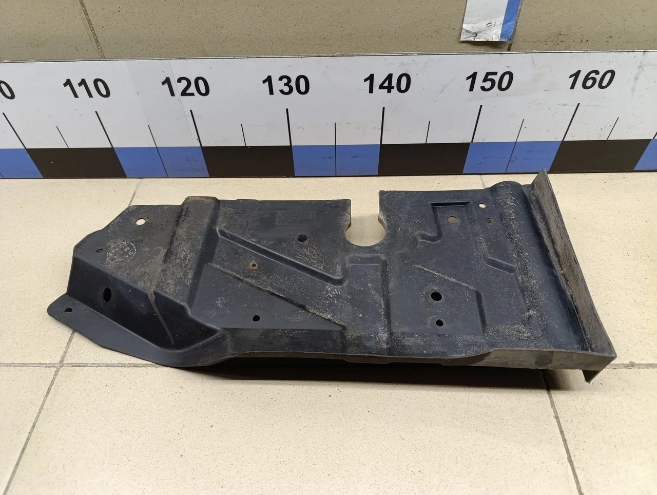 Пыльник двигателя боковой правый Elantra 2000-2005