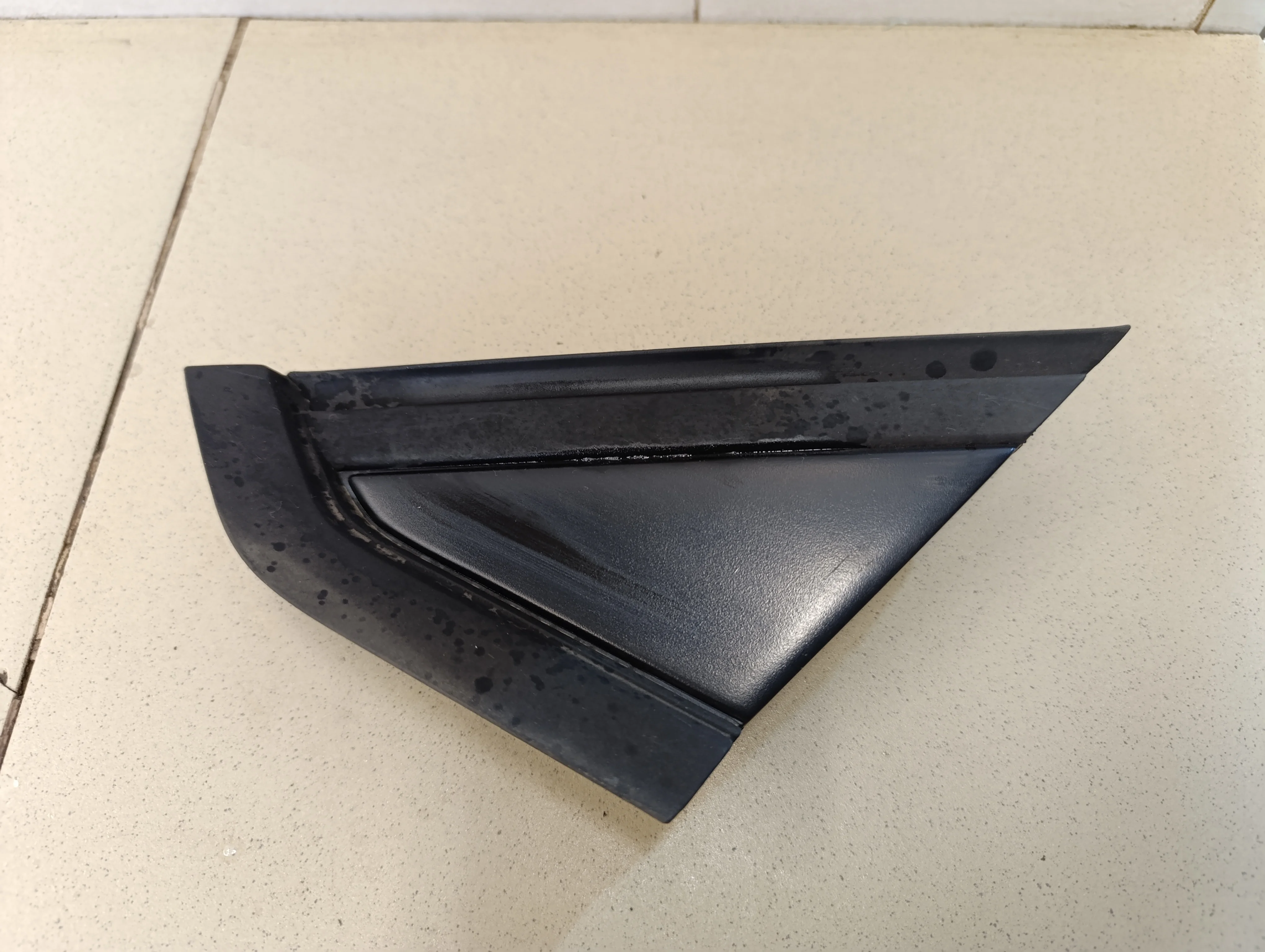 Накладка переднего крыла левого C4 2005-2011