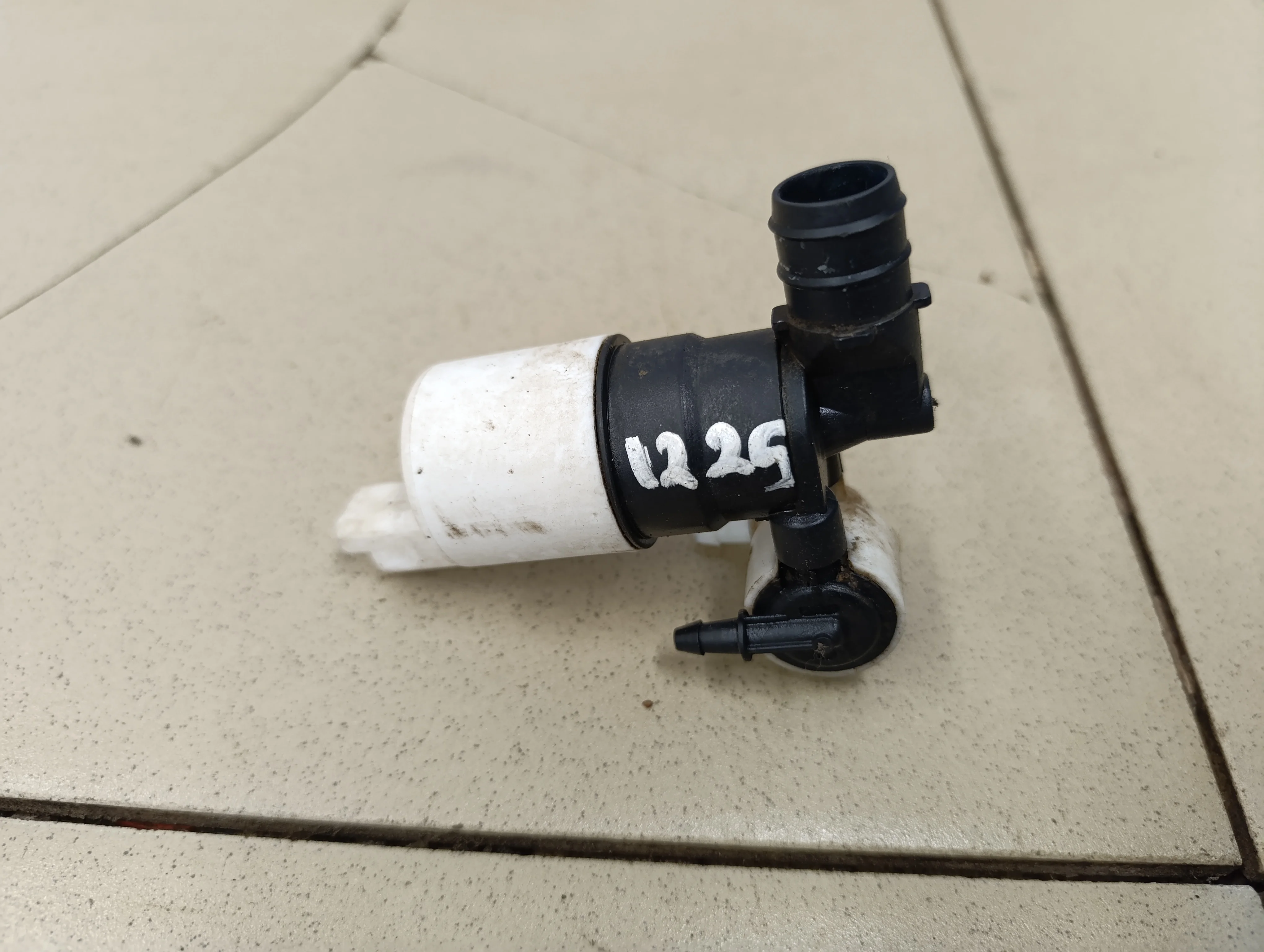 Насос омывателя Logan 2005-2014