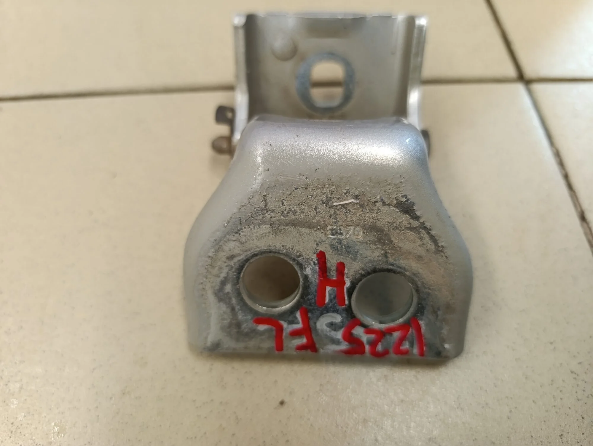 Петля двери  C4 2005-2011