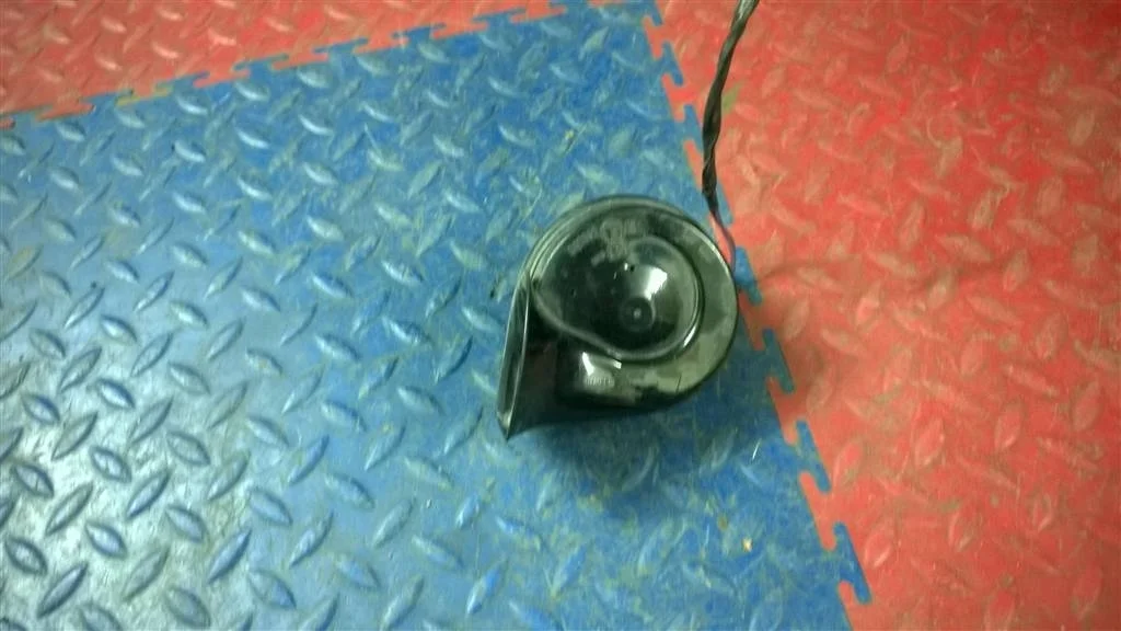 сигнал звуковой низкий BMW X5 E53  M54B30 231 лс 3.0i