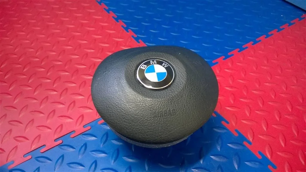 подушка безопасности в руль BMW X5 E53  M54B30 231 лс 3.0i