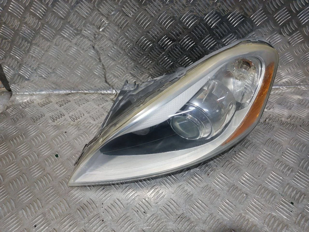 фара левая Volvo XC60