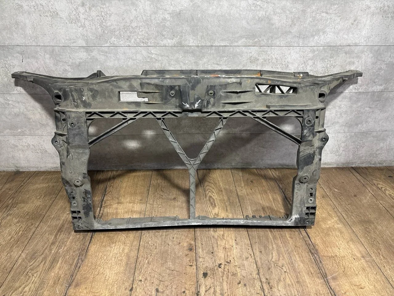 передняя панель (телевизор) Mazda 3 BK BK