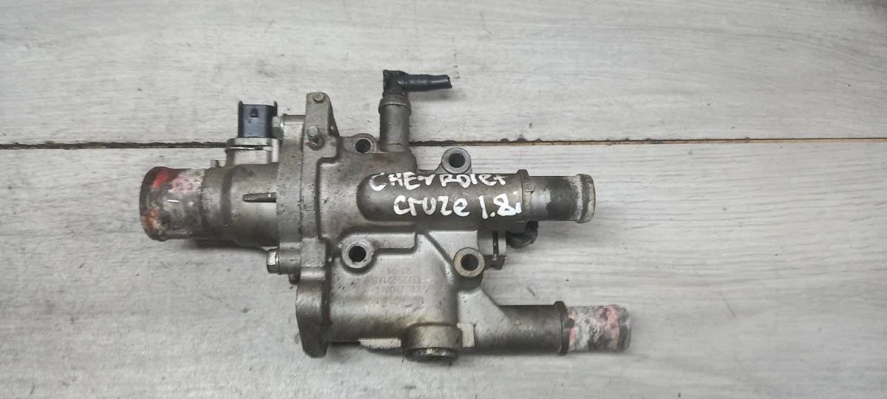 корпус термостата Chevrolet Cruze J300