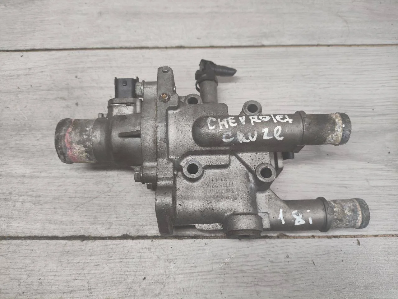 корпус термостата Chevrolet Cruze J300