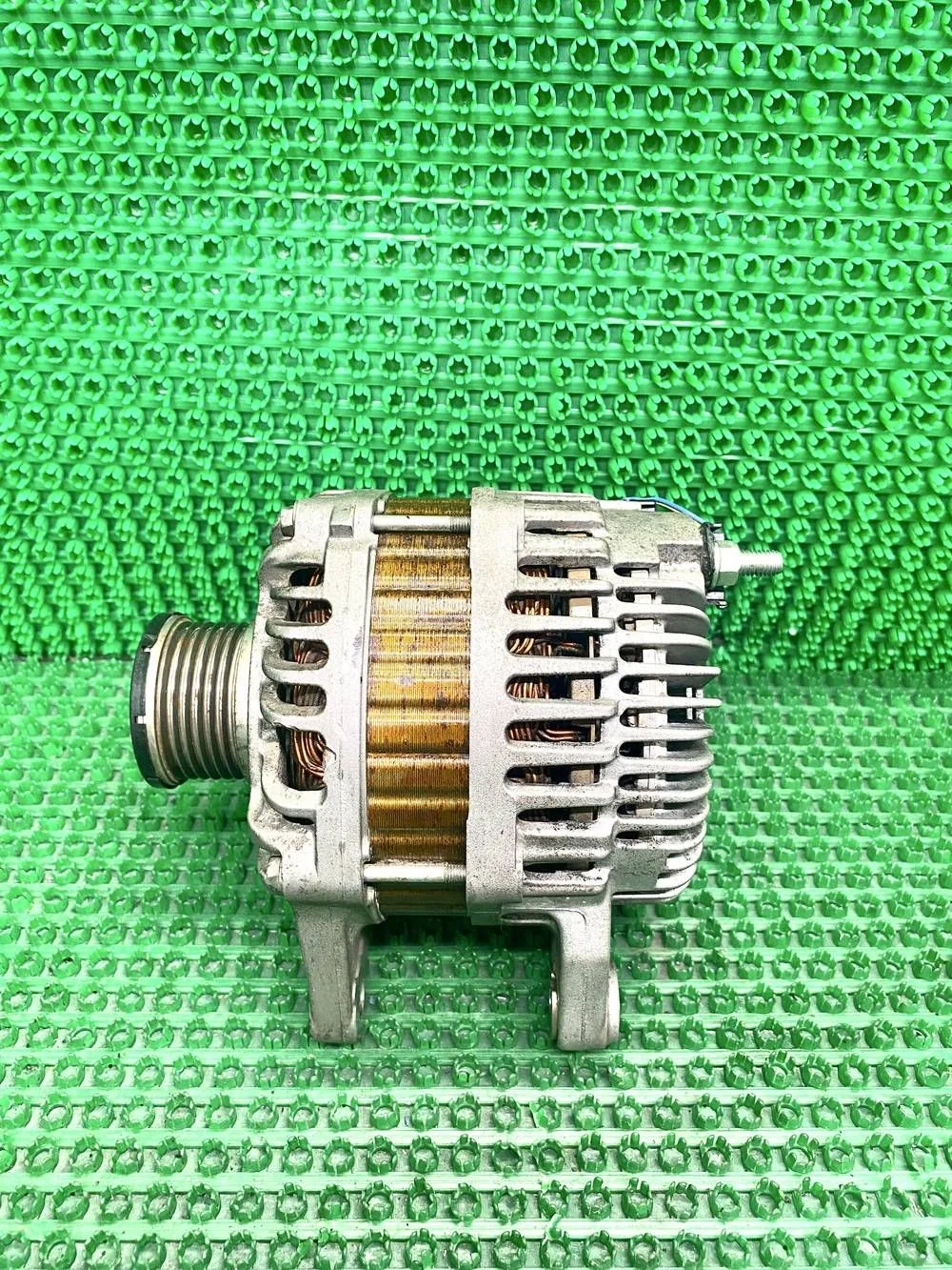 Генератор Nissan для двигателя MR20DE Qashqai+2 I рестайлинг (2010—2013) В наличии