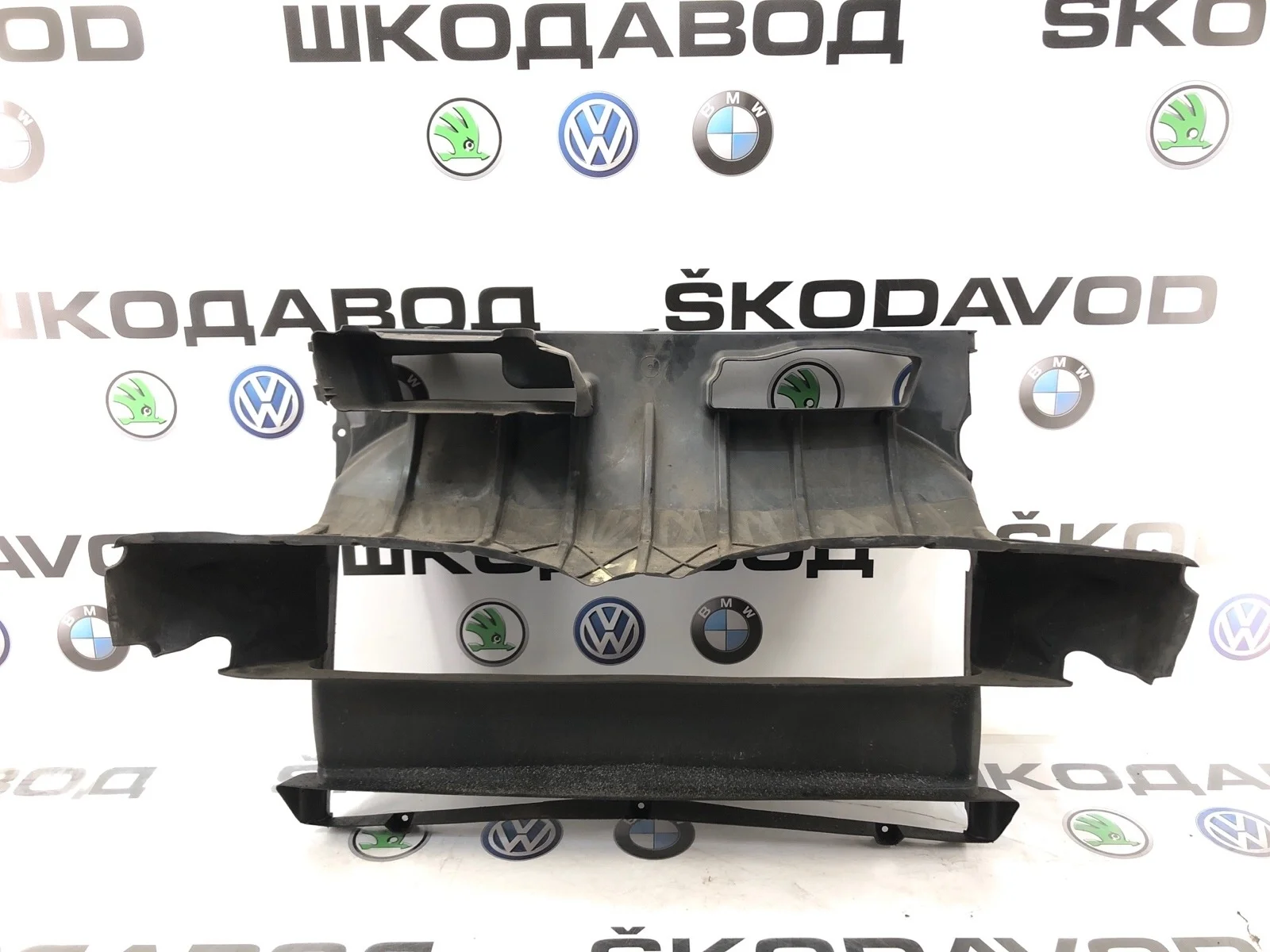 Воздухозаборник Volkswagen Touareg 2014 7P6121293E 2 NF 3.0 CJMA