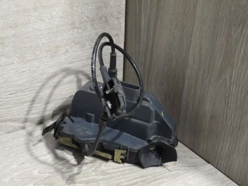 Замок боковой двери Renault Megane 2002-2010 8200027780 2, передний левый