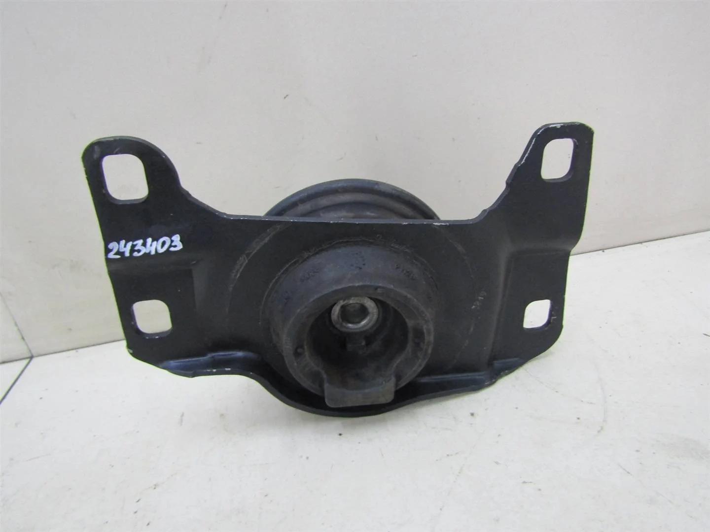 Опора КПП Ford Kuga 2012-2019  [1682477]  2.0 TXMA в Вологде