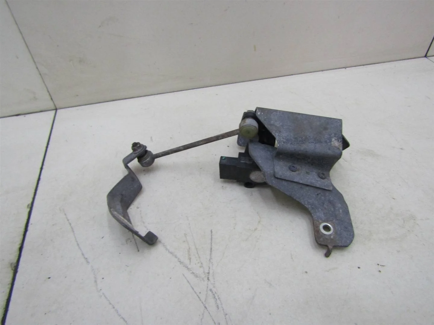 Датчик регулировки дорож. просвета Ford Kuga 2012-2019  [5220930]  2.0 TXMA в Вологде