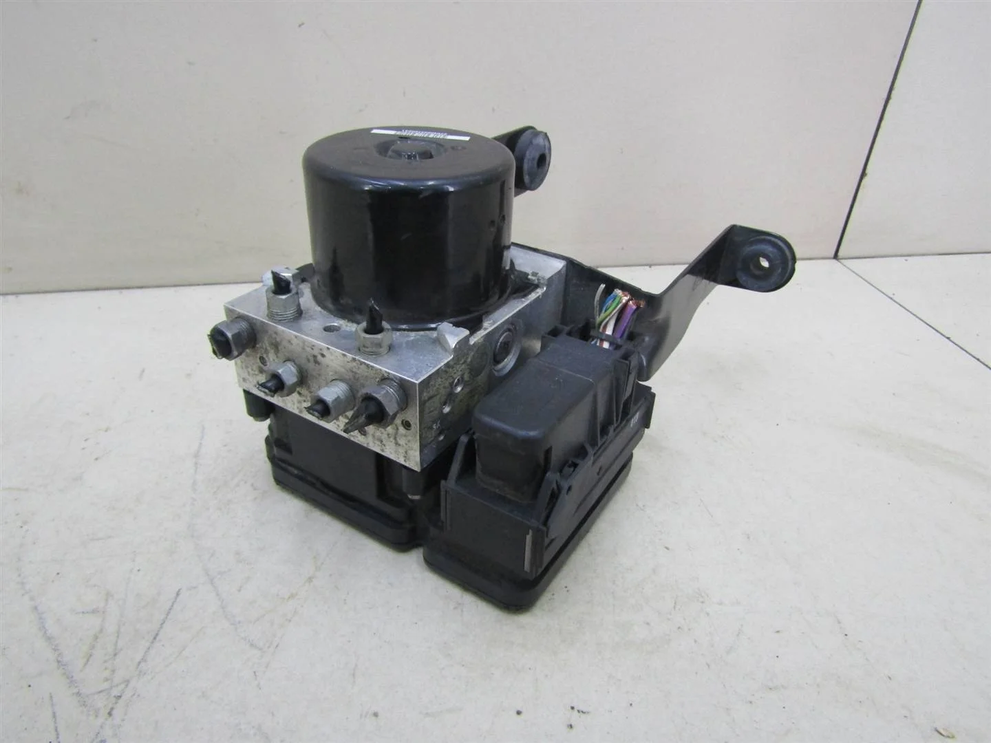 Блок ABS (насос) Ford Kuga 2012-2019  [1855901]  2.0 TXMA в Вологде