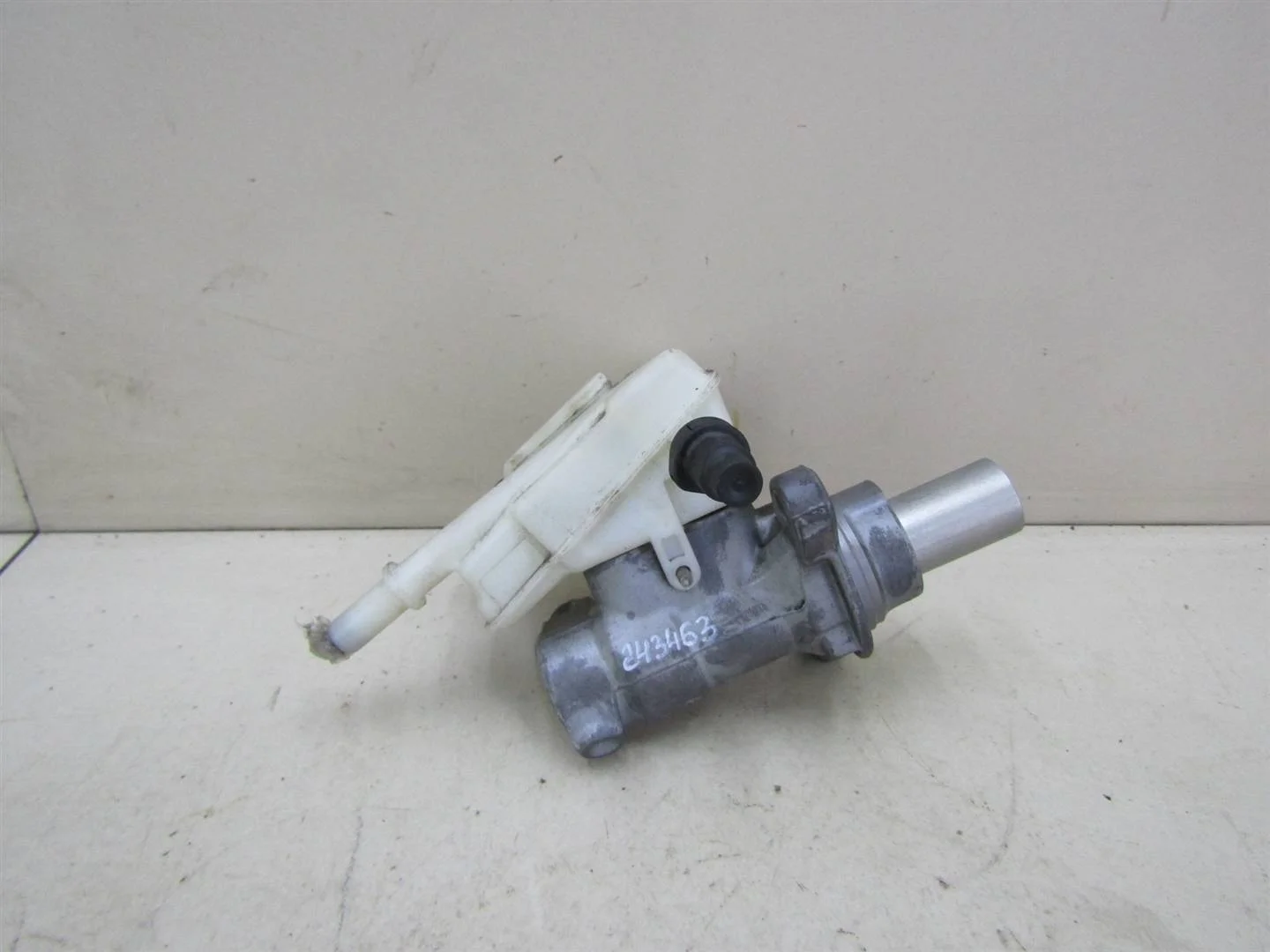 Цилиндр тормозной главный Ford Kuga 2012-2019  [1841986]  2.0 TXMA в Вологде