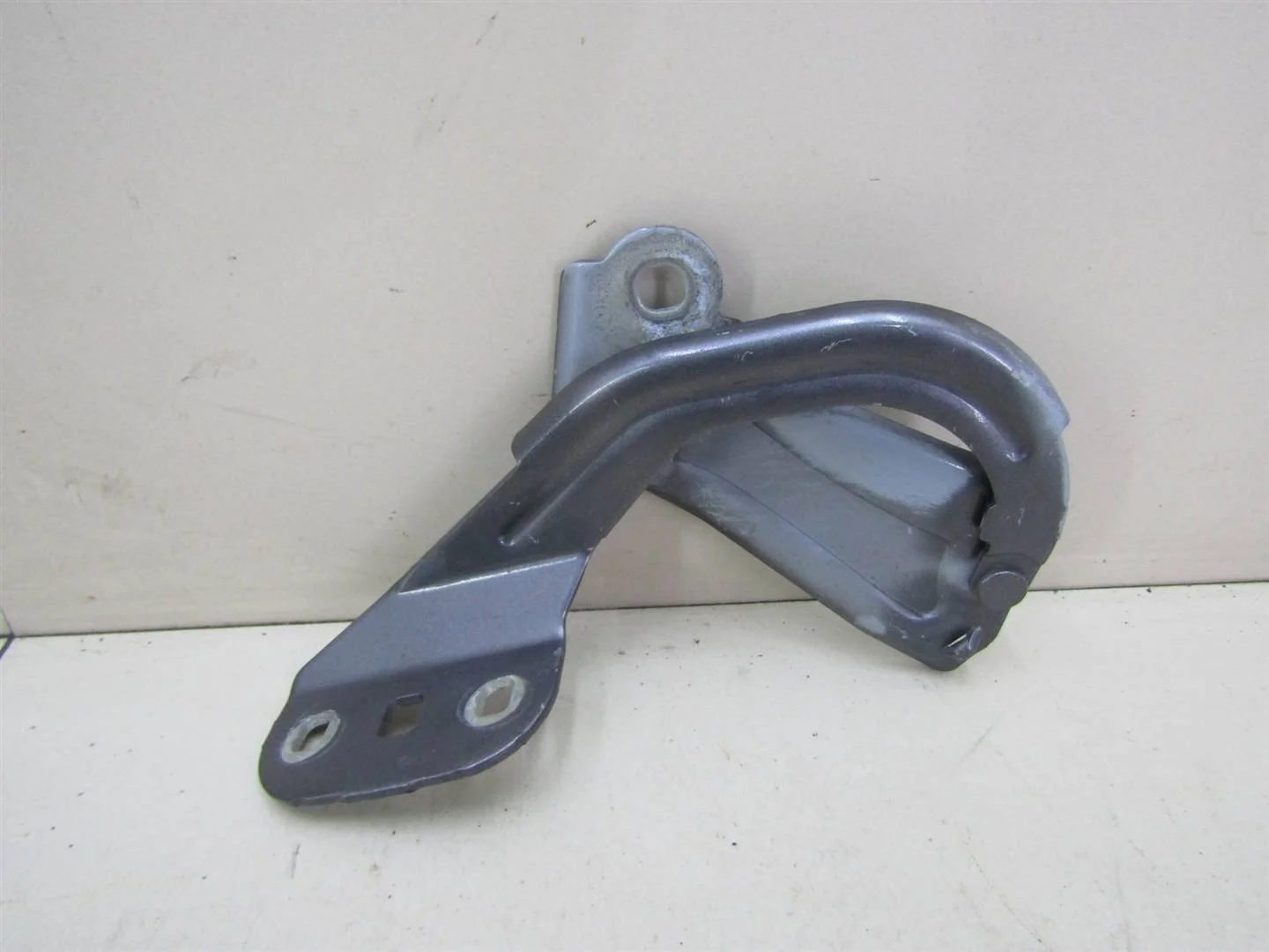 Петля капота левая Ford Kuga 2012-2019  [1750018]  2.0 TXMA в Вологде