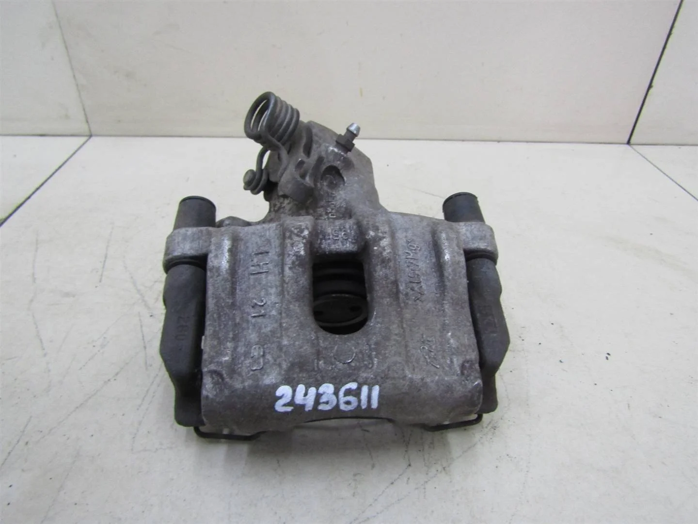 Суппорт задний левый Ford Kuga 2012-2019  [1761756]  2.0 TXMA в Вологде