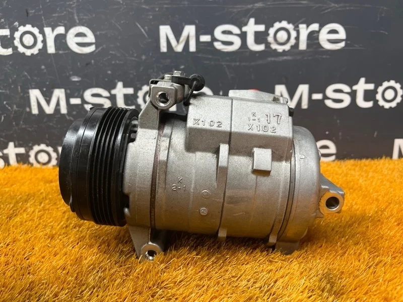 Компрессор кондиционера Land Rover Range Rover 2002 JPB000110 L322 M62B44