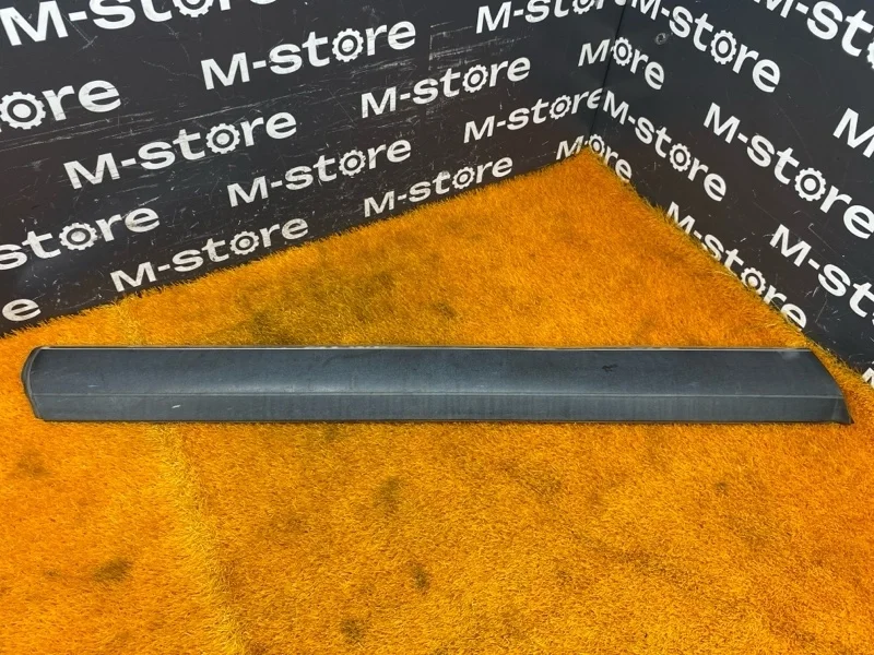 Молдинг на дверь Volkswagen Touareg 2007 7L6837787 7L BHK, передний левый